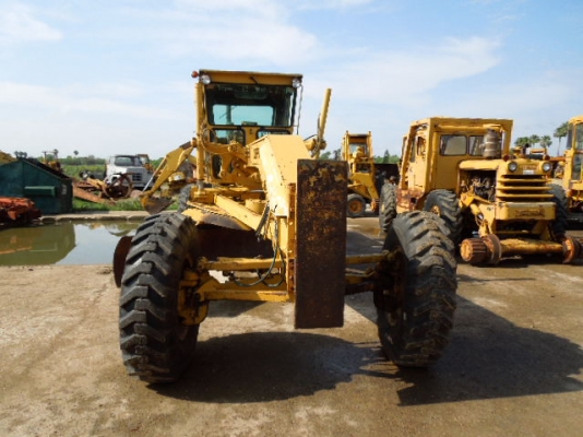 รถเกรด CATERPILLAR  140G  รถนอกนำเข้า จากญี่ปุ่นสภาพดีมาก ติดต่อ มานะ  085-9049669