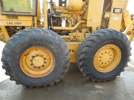 รถเกรด CATERPILLAR  140G  รถนอกนำเข้า จากญี่ปุ่นสภาพดีมาก ติดต่อ มานะ  085-9049669