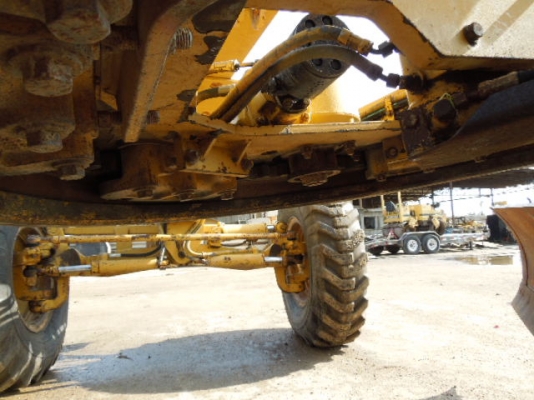 รถเกรด CATERPILLAR  140G  รถนอกนำเข้า จากญี่ปุ่นสภาพดีมาก ติดต่อ มานะ  085-9049669