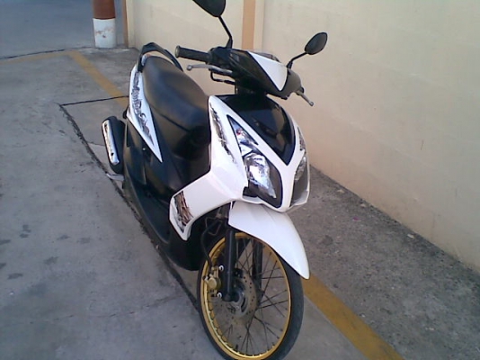 ขาย Yamaha มีโอ 115 ไฟ2ตา สีขาว ล้อcom1.20 สีทอง โทร0831799040โส