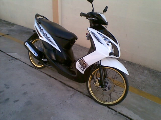 ขาย Yamaha มีโอ 115 ไฟ2ตา สีขาว ล้อcom1.20 สีทอง โทร0831799040โส