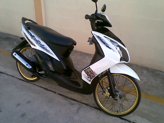 ขาย Yamaha มีโอ 115 ไฟ2ตา สีขาว ล้อcom1.20 สีทอง โทร0831799040โส