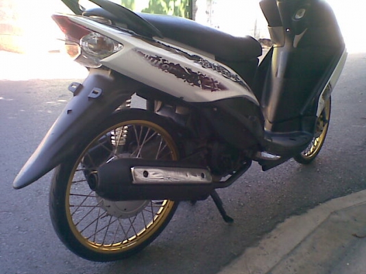 ขาย Yamaha มีโอ 115 ไฟ2ตา สีขาว ล้อcom1.20 สีทอง โทร0831799040โส