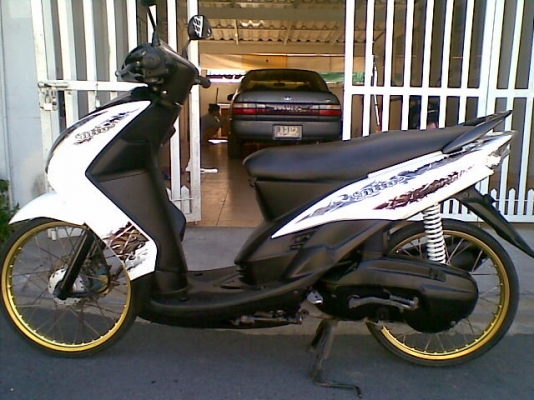 ขาย Yamaha มีโอ 115 ไฟ2ตา สีขาว ล้อcom1.20 สีทอง โทร0831799040โส