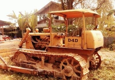 ขายด่วน..รถดันตีนตะขาบ CAT D 4D แบบเกียร์ตัด รถสวย พร้อมใช้งาน.