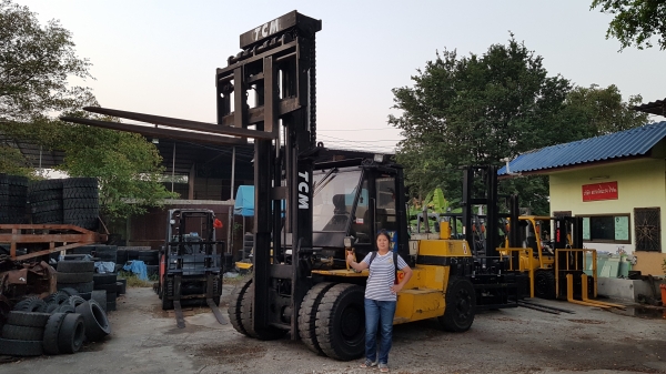 ขายรถยกโฟล์คลิฟท์ TCM ขนาด 11.5 ตัน เสาสูง 3 เมตร ติดตั้งอุปกรณ์พิเศษไซด์ชิฟ (รถนอก ) แท้ค่ะ 084-459-1695 เหมี๋ยว