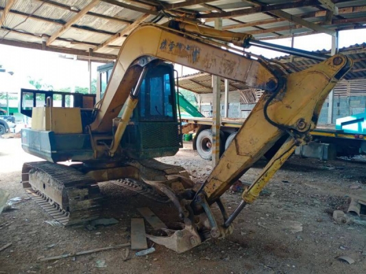KOMATSU PC60-5 มีหัวคีป บุ้งกี๋ พร้อมใช้งาน