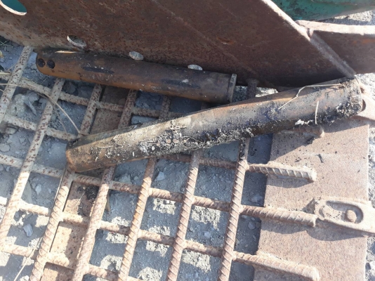 บูมยาว12เมตร Kobelco 120พร้อมปุ้งกี๋เดิม +ปุ้งกี๋ตักสวะ+กระบอกปลาย พร้อมใช้ บูมยาว12เมตร Kobelco 120พร้อมปุ้งกี๋เดิม +ปุ้งกี๋ตักสวะ+กระบอกปลาย พร้อมใช้