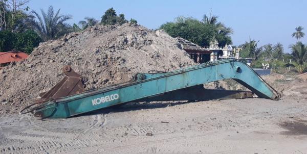 บูมยาว12เมตร Kobelco 120พร้อมปุ้งกี๋เดิม +ปุ้งกี๋ตักสวะ+กระบอกปลาย พร้อมใช้ บูมยาว12เมตร Kobelco 120พร้อมปุ้งกี๋เดิม +ปุ้งกี๋ตักสวะ+กระบอกปลาย พร้อมใช้