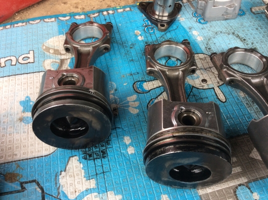 ขายชุดลูกสูบแหวนก้านm6040 3ชุด ชุดละ1800 ขายชุดลูกสูบแหวนก้านm6040 3ชุด ชุดละ1800