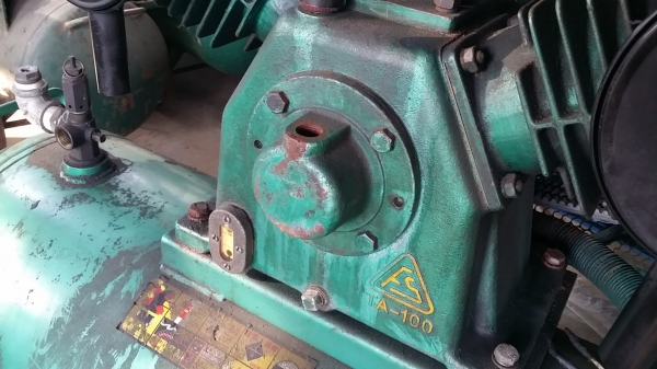 10แรง ถัง300 ไฟ380 ตามสภาพ อะไหล่หาง่าย 10แรง ถัง300 ไฟ380 ตามสภาพ อะไหล่หาง่าย