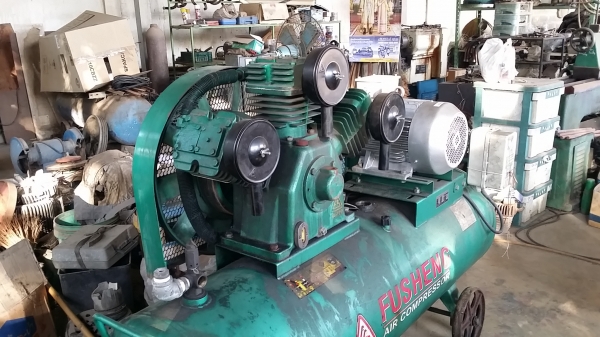 10แรง ถัง300 ไฟ380 ตามสภาพ อะไหล่หาง่าย 10แรง ถัง300 ไฟ380 ตามสภาพ อะไหล่หาง่าย