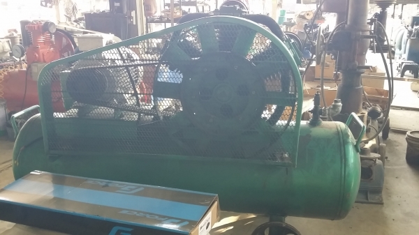 10แรง ถัง300 ไฟ380 ตามสภาพ อะไหล่หาง่าย 10แรง ถัง300 ไฟ380 ตามสภาพ อะไหล่หาง่าย