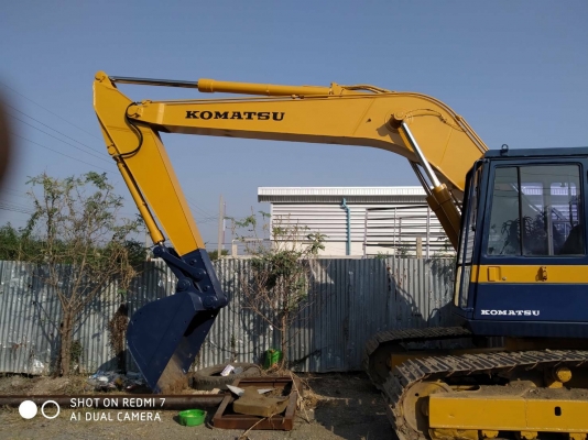 KOMATSU PC200-3 สภาพใช้งานได้ ทำสีมาใหม่เก็บรั่วซึมแล้ว
