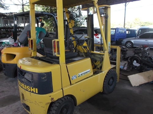 ขายโฟล์คลิฟท์ MITSUBISHI KFG15  เครื่้องเบนซิน สภาพดีมาก 1.5 ตัน  สูง3เมตร .ยางตันใหม่4เส้น  ใช้งาน5,000ชม.