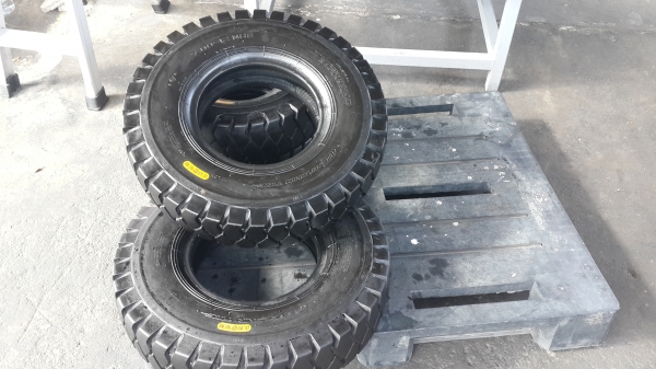 ขายยางลม รถยกโฟล์คลิฟท์ ขนาด 28&times;9-15 , 700-12 ,650-10,600-9 ยางญี่ปุ่น หรือ ไต้หวัน ค่ะ 0844591695 เหมี๋ยวค่ะ