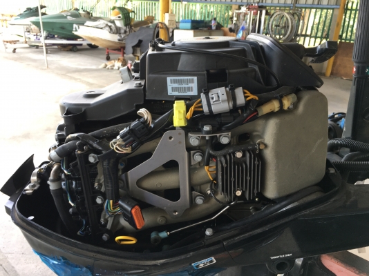 ขายเครื่องท่อนบน MERCURY 30 EFI สตาร์จไฟฟ้า ไม่มีกล่อง ไม่มีท่อนหาง สภาพสวย สินค้าตามรูป