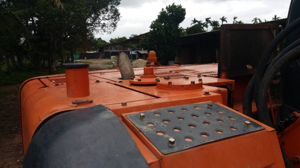 ขาย 1,250,000 HITACHI ZX 225 USR เล่มทะเบียน สภาพเก่านอก ไฟฟ้าครบ เคริ่องดี ปั้มแรง เอวแน่น ช่วงล่างสวย แอร์หนาว รถสวยพร้อมใช้งาน เอกสารพร้อมโอน รถอยู่ จันทบุรี 090-772-3710 090-772-3708