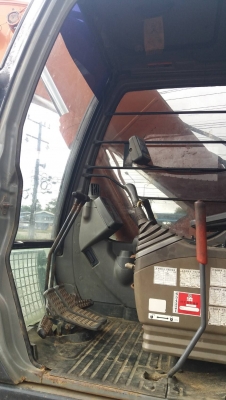 ขาย 1,250,000 HITACHI ZX 225 USR เล่มทะเบียน สภาพเก่านอก ไฟฟ้าครบ เคริ่องดี ปั้มแรง เอวแน่น ช่วงล่างสวย แอร์หนาว รถสวยพร้อมใช้งาน เอกสารพร้อมโอน รถอยู่ จันทบุรี 090-772-3710 090-772-3708