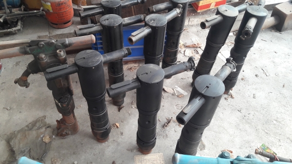 ขายหัวสกัดคอนกรีต TOKU TCB-300 หัวสกัดคอนกรีตที่ใช้กับเครื่องปั๊มลม ขนาด 30 กิโล หัวละ8000 บาท 084-5424150