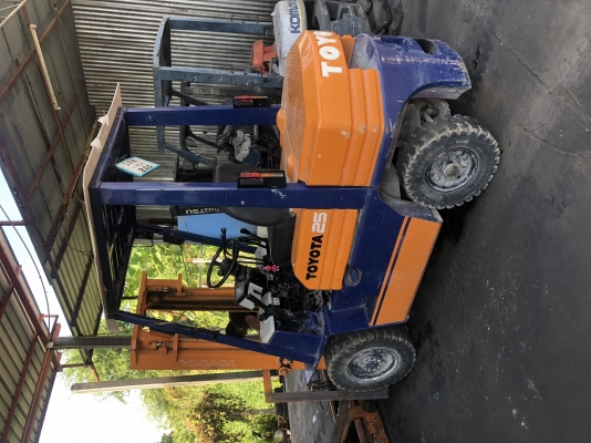 ขาย โฟรคลิฟท์ โตโยต้า รุ่น 5   เครื่อง ดีเซล หนัก 2.5 ตัน