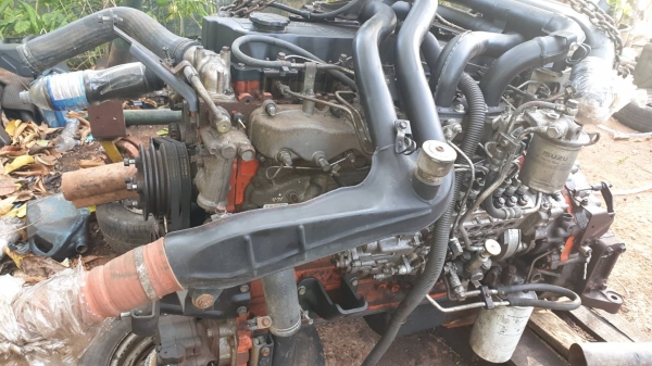 เครื่อง ISUZU 6HE1 เทอร์โบอินเตอร์ พร้อมหม้อน้ำอินเตอร์คูลเลอร์ พร้อมใบอินวอยแบบ32นำเข้าถูกต้อง