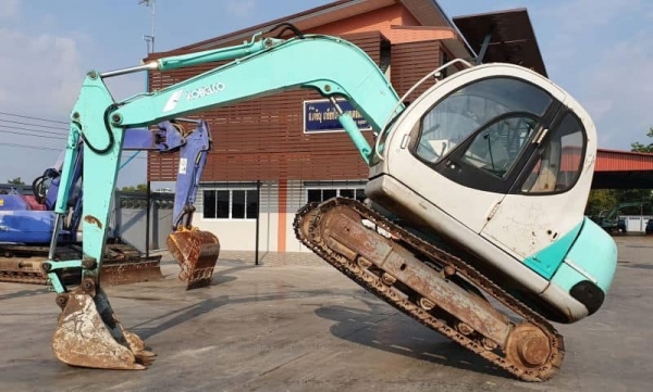 ขายด่วน550,000บาทรถแบคโฮKOBELCOโกเบโก้SK60-5มารค์ไฟ้รุ่นยอดนิยมสวยๆเทียบเท่าPC60เครื่อง4สูบ4JB1เครื่องดีปั่มแรงไฟฟ้าครบซีเรียสุงรถนอกเพิ่งนำเข้ามาใหม่ยังไม่เคยใช้งานในเมืองไทยเลยโคลทอลน้ำมันสั่นปั้มนี้ว เครื่องดีปั้มเเรงเร็วแรงไม่โหลดพร้อมใช้บูมอาร์มสวยช่