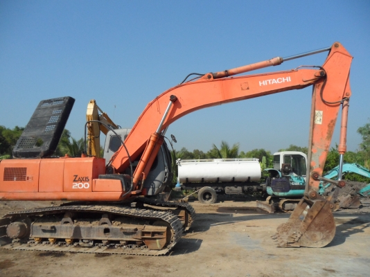 zx200-1 เอกสารเล่มทะเบียน ชัวโมงการทำงาน12,xxxชม ราคา 1,150,000 สนใจโทรด่วน 081-989-1989 หรั่งครับ