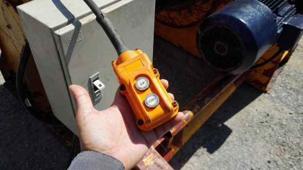 กว้านสลิงไฟ้ฟ้าของเยอรมัน B W 10 Made in GERMANY ขนาด 10000 kg ( 10 ton ) Roll สลิงม้วนยาวเกิน 500 m มอเตอร์ Sew Eurodrive 20 HP