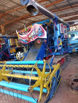 ขายรถเกี่ยวข้าวไทยเส็งยนต์ เดี่ยวทรนงปี55 ทรานฟาเมอร์เครื่องHINO JO8Cโบว์ ปั๊ม23ตัวเดิน12พร้อทำงาน