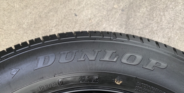 ยางป้ายแดง 215-65-16 Dunlop ปี 19 ดอกเต็มๆ ตุ่มอลัง เส้นสีชัด ยางป้ายแดง 215-65-16 Dunlop ปี 19 ดอกเต็มๆ ตุ่มอลัง เส้นสีชัด