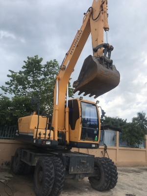 ขายรถแบคโฮล้อยาง HYUNDAI R140 W สวยเอกสารทะเบียน