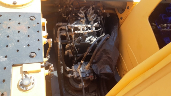 ขายรถแบคโฮล้อยาง HYUNDAI R140 W สวยเอกสารทะเบียน