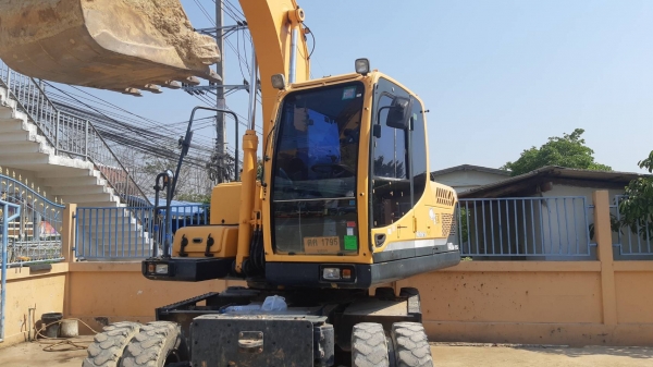 ขายรถแบคโฮล้อยาง HYUNDAI R140 W สวยเอกสารทะเบียน
