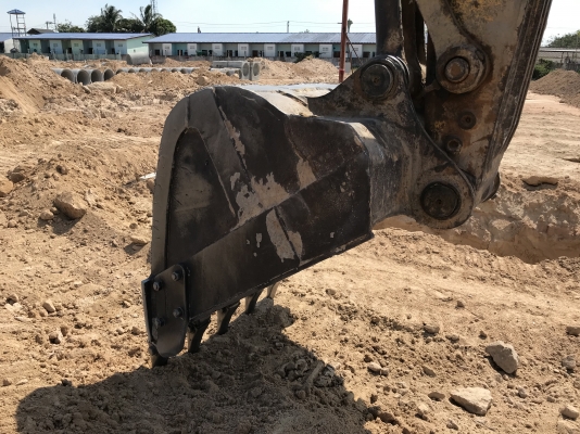 Komatsu pc200-7 เล่มทะเบียน เครื่องดี ปั้มแรง โซ่หนา