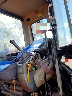 ขาย 999,999 CAT 315 D JAPAN เล่มทะเบียน ไฟฟ้าครบ เครื่องดี ปั้มแรง เอวแน่น ช่วงล่างเต็ม แอร์หนาว รถสวยพร้อมใช้งาน เอกสารพร้อมโอน รถอยู่ นครสวรรค์ 090-772-3710 090-772-3708