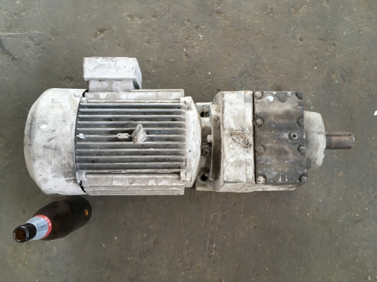 ขายมอเตอร์เกียร์ 3แรงหมุน130รอบต่อนาที