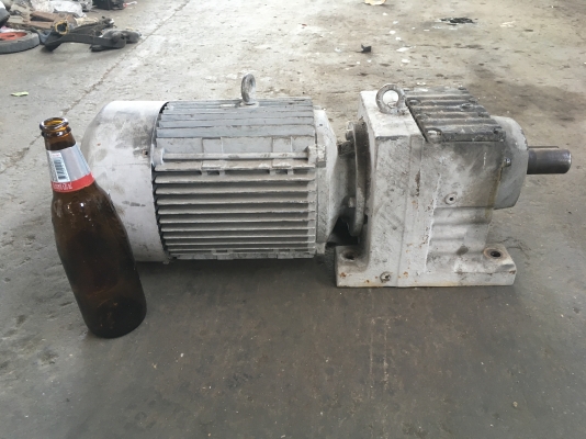 ขายมอเตอร์เกียร์ 3แรงหมุน130รอบต่อนาที