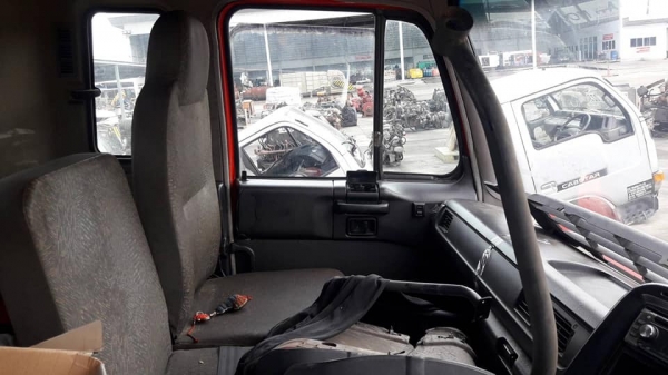 มหกรรม ลดล้างสต๊อค !!CABIN NISSAN (UD บิ๊คทรัมป์/ริทรัมป์/หัวแท่น) -CKB45ABT หัวเก๋งรถบรรทุก 10ล้อ -10ล้อหัวลาก
