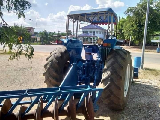 ขายรถไถFORD 77T5สภาพสวยพร้อมใช้เอกสารเล่มราคา250,000บาท ติดต่อคุณอ๊อฟ พิจิตร 086-737-9991