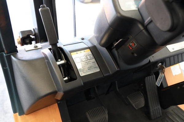 Toyota 7FGL15 ขนาดยก1.5 เสายกสูง3เมตร เครื่องยนต์เยนซิน ไม่เคยใช้งานในไทย