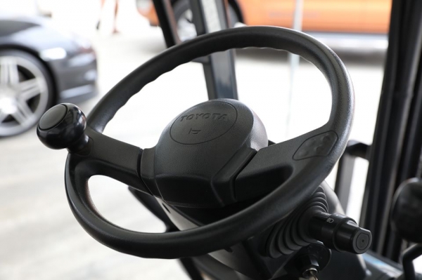 Toyota 8FGL15 ขนาดยก1.5ตัน เสายกสูง3เมตร เครื่องยนต์เบนซิล+แก๊สLPGจากโรงงานญี่ปุ่น Toyota 8FGL15 ขนาดยก1.5ตัน เสายกสูง3เมตร เครื่องยนต์เบนซิล+แก๊สLPGจากโรงงานญี่ปุ่น