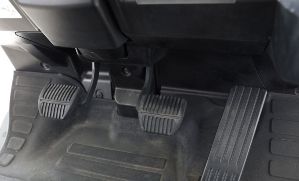 Toyota 8FGL15 ขนาดยก1.5ตัน เสายกสูง3เมตร เครื่องยนต์เบนซิล+แก๊สLPGจากโรงงานญี่ปุ่น Toyota 8FGL15 ขนาดยก1.5ตัน เสายกสูง3เมตร เครื่องยนต์เบนซิล+แก๊สLPGจากโรงงานญี่ปุ่น