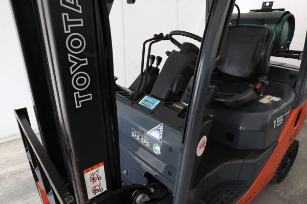 Toyota 8FGL15 ขนาดยก1.5ตัน เสายกสูง3เมตร เครื่องยนต์เบนซิล+แก๊สLPGจากโรงงานญี่ปุ่น Toyota 8FGL15 ขนาดยก1.5ตัน เสายกสูง3เมตร เครื่องยนต์เบนซิล+แก๊สLPGจากโรงงานญี่ปุ่น