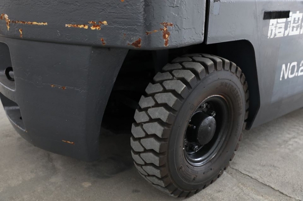 ขายถูกมาก Nissan J01 ขนาดยก1.5ตัน เสายกสูง3เมตร เครื่องยนต์เบนซิล เครื่องแน่น พร้อมใช้งาน