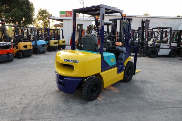Komatsu FG25C-12 ขนาดยก2.5ตัน เสายกสูง3เมตร เครื่องยนต์เบนซิน ไม่เคยใช้งานในไทย