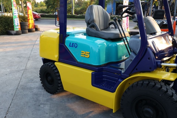 Komatsu FG25C-12 ขนาดยก2.5ตัน เสายกสูง3เมตร เครื่องยนต์เบนซิน ไม่เคยใช้งานในไทย