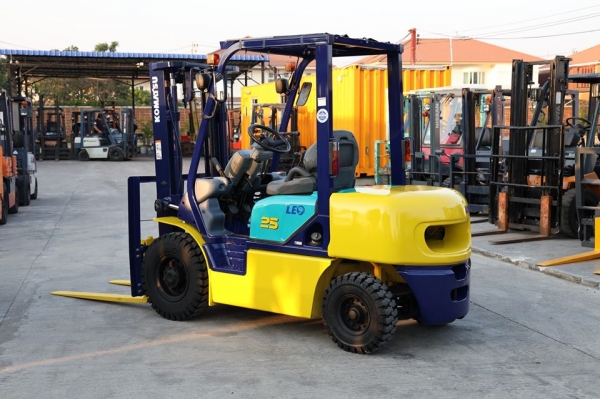 Komatsu FG25C-12 ขนาดยก2.5ตัน เสายกสูง3เมตร เครื่องยนต์เบนซิน ไม่เคยใช้งานในไทย
