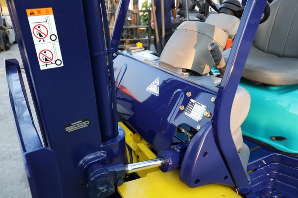 Komatsu FG25C-12 ขนาดยก2.5ตัน เสายกสูง3เมตร เครื่องยนต์เบนซิน ไม่เคยใช้งานในไทย