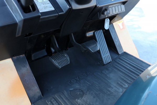 Toyota 7FG30 เกียร์ออโต้ ขนาดยก3ตัน แผงงาสไลด์ เสายกสูง3.5เมตร เครื่องยนต์เบนซิน+แก๊ซ สวย แห้ง เดิมจากญี่ปุ่น